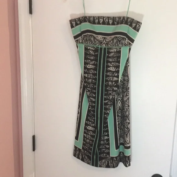 Nicole Miller strapless silk dress. - Picture 4 of 16